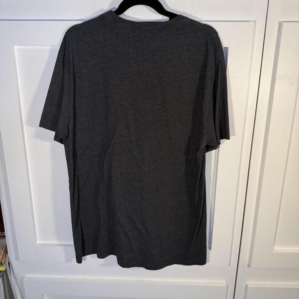 Eddie Bauer Tee Shirt Crew Neck Size Men's L Dark Grey Snow Capped Mountain Bear - Picture 4 of 7